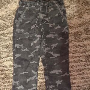 American eagle camo jogger pants